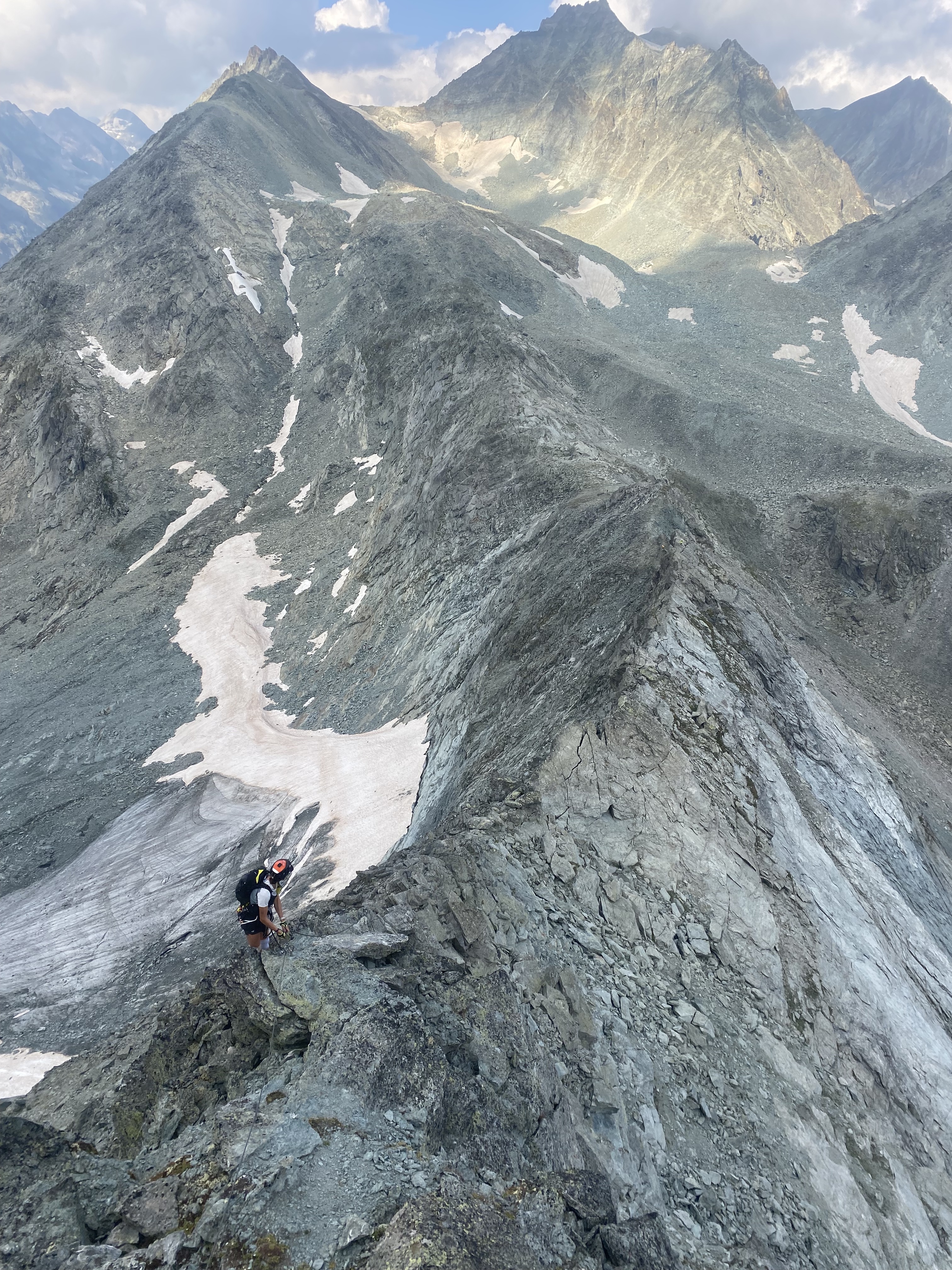 Traversing ridges during the race