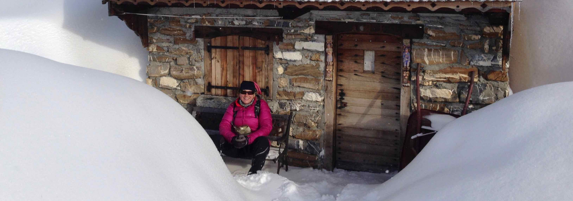 Snowshoe Summits in Samoêns