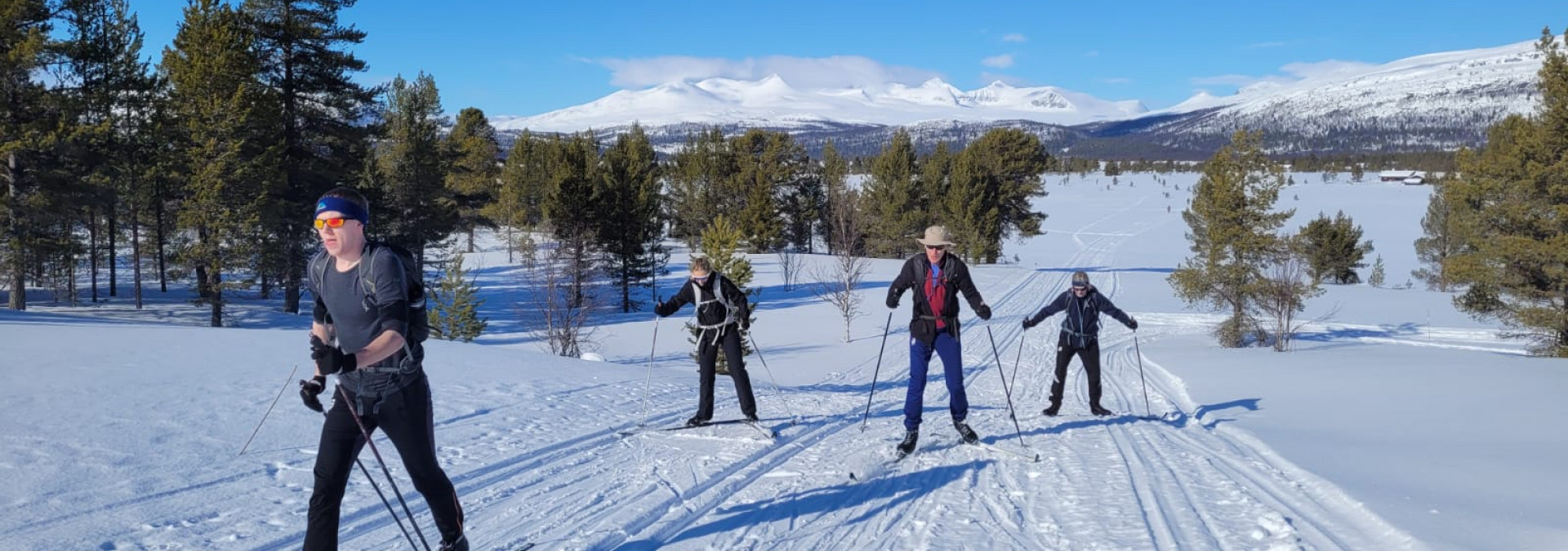 Skiing in action on the track in Rondane.
