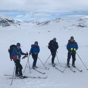 Time for a group picture during our trip in Skarvheimen